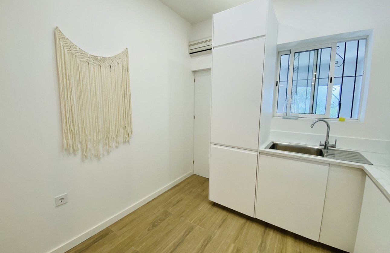 Resale - Villa -
Orihuela - Playa Flamenca