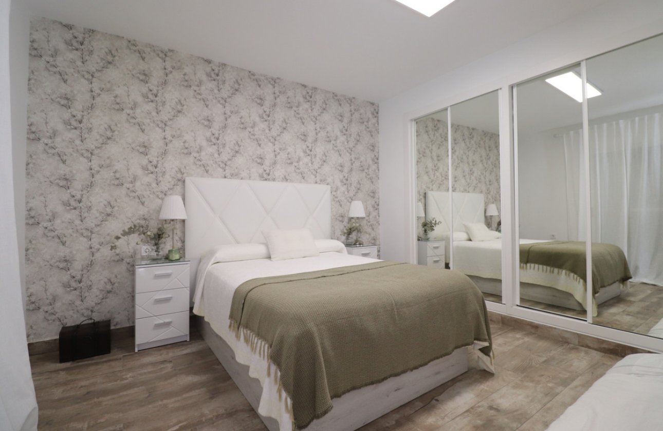 Resale - Villa -
Orihuela - Villamartin