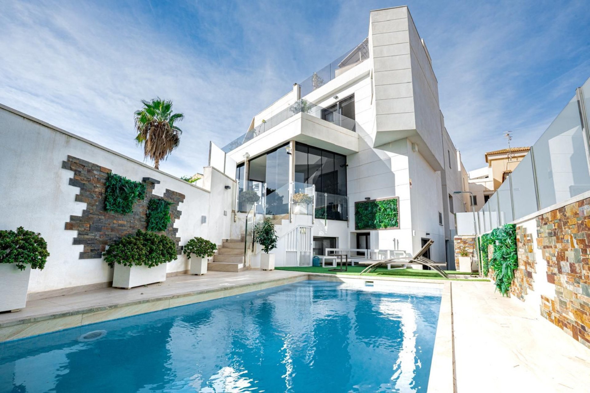 Resale - Villa -
Orihuela - Villamartin