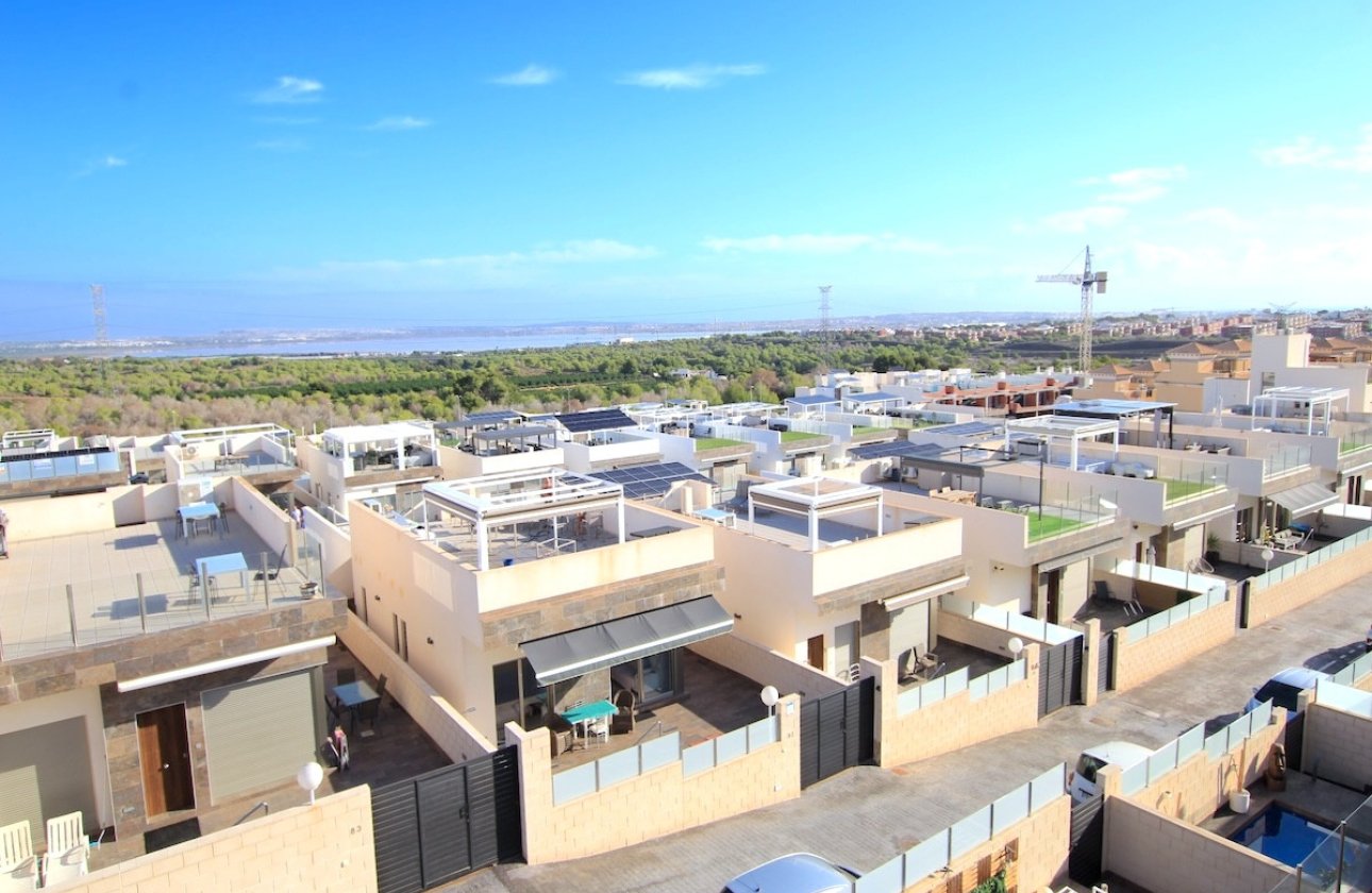 Resale - Villa -
Orihuela - Villamartin