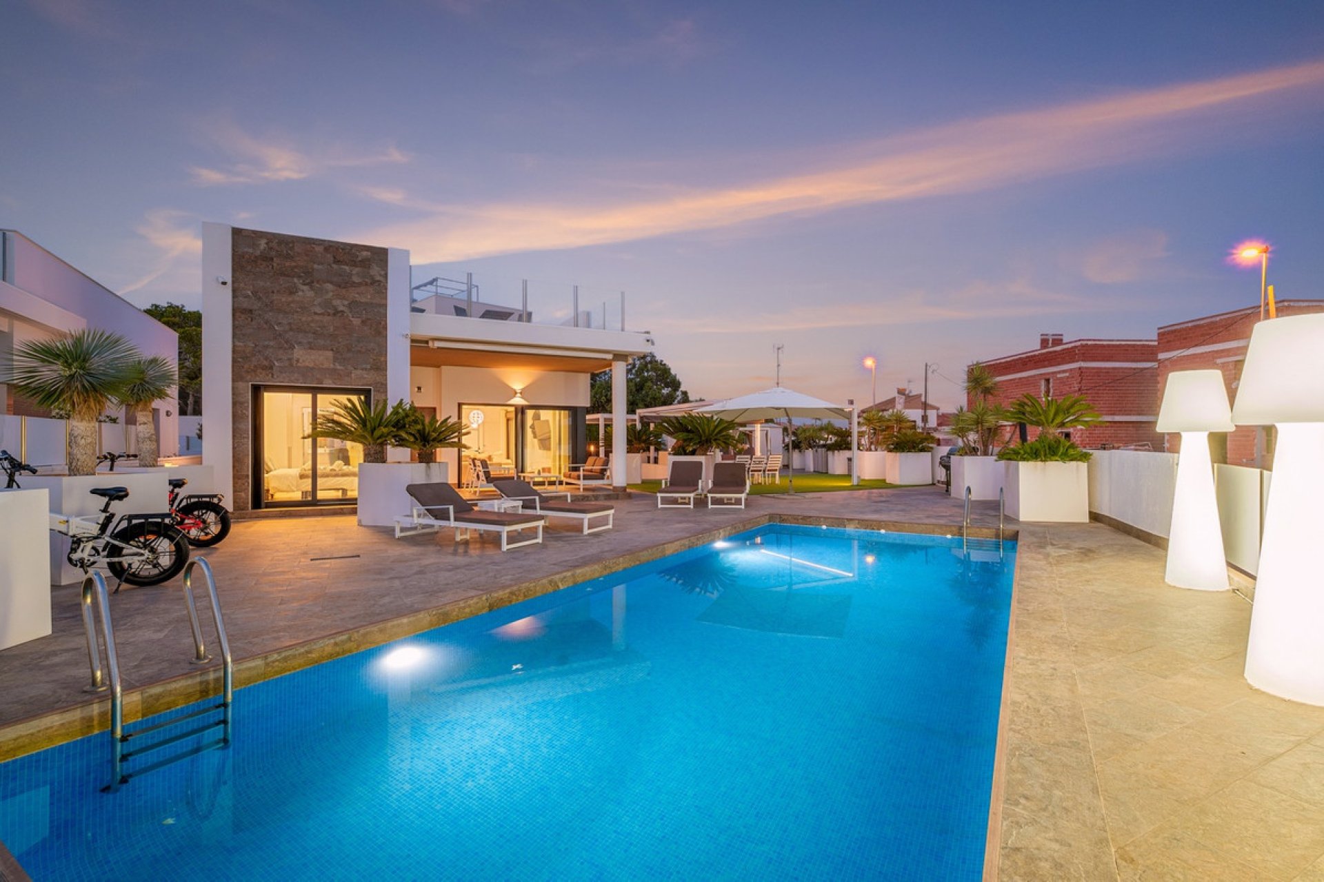Resale - Villa -
Orihuela - Villamartin