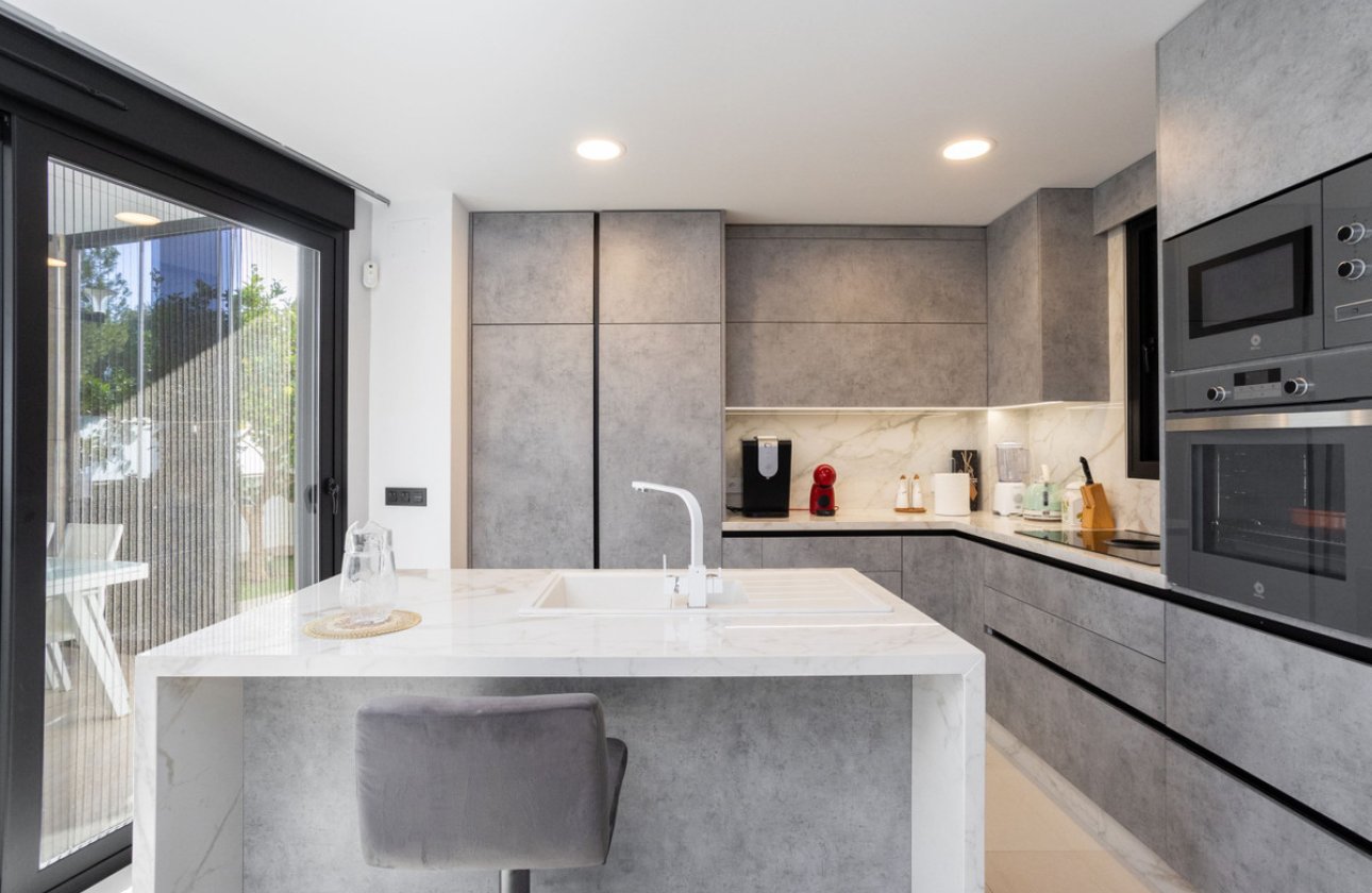 Resale - Villa -
Orihuela - Villamartin