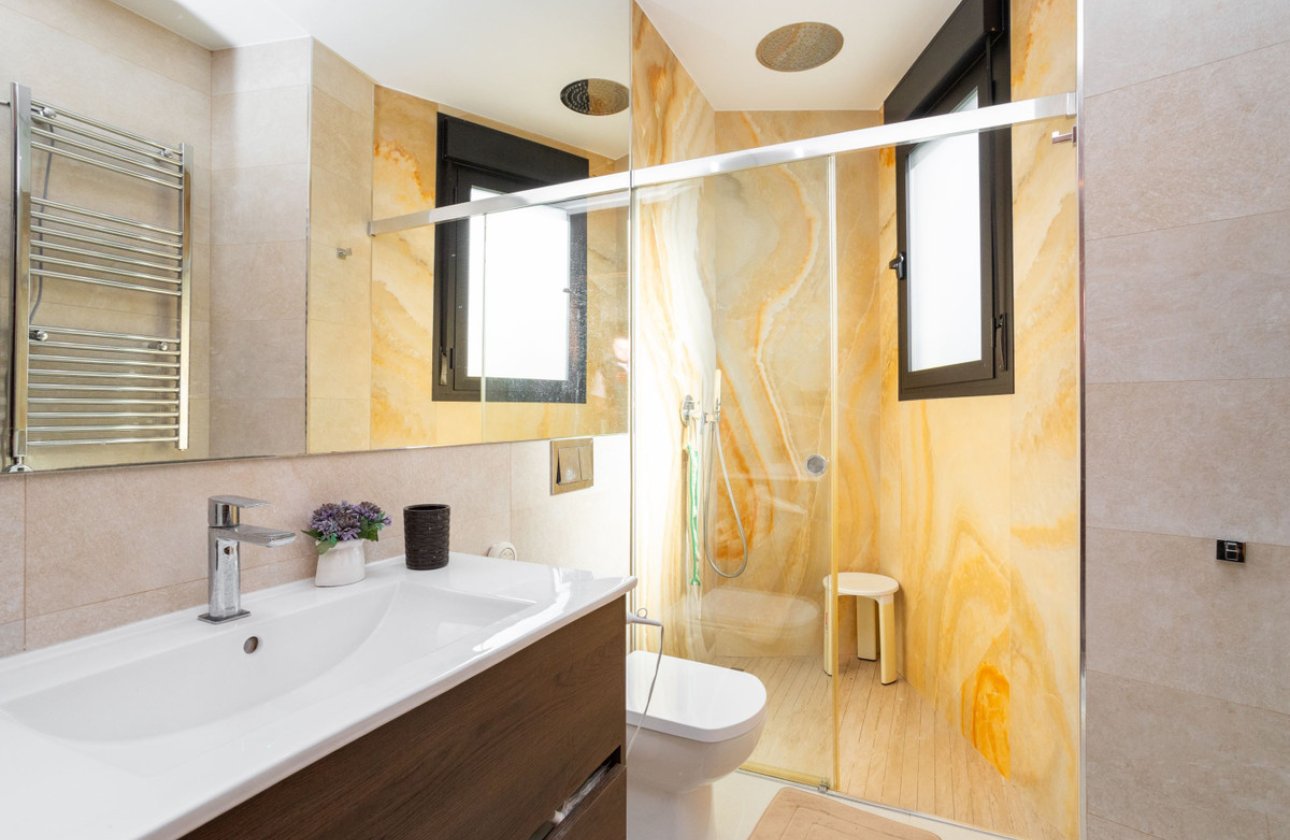 Resale - Villa -
Orihuela - Villamartin