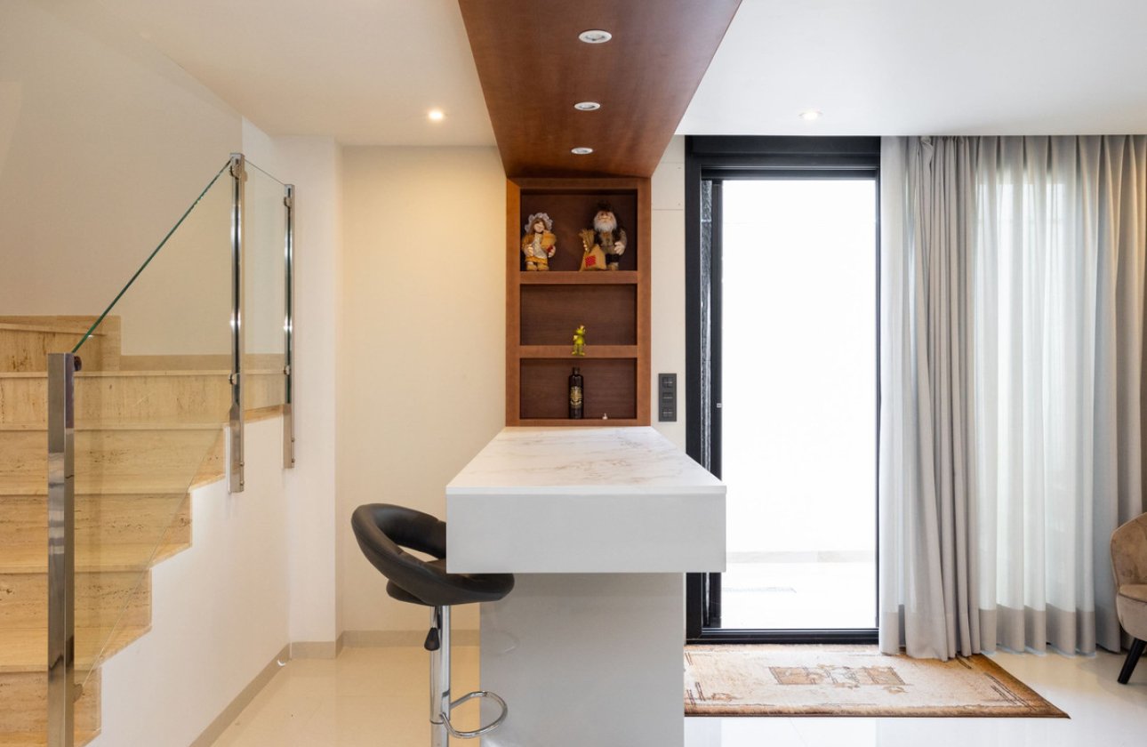 Resale - Villa -
Orihuela - Villamartin