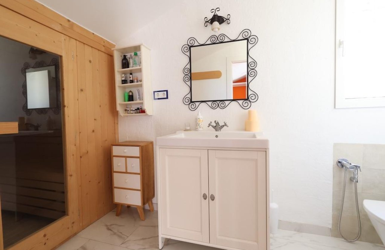 Resale - Villa -
Orihuela - Villamartin