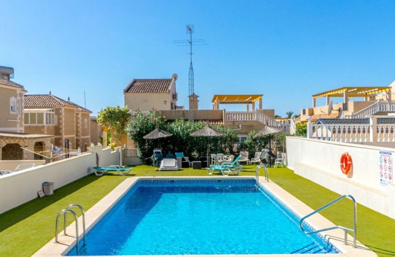 Resale - Villa -
Orihuela - Villamartin