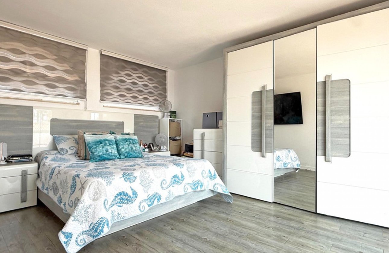 Resale - Villa -
Orihuela - Villamartin