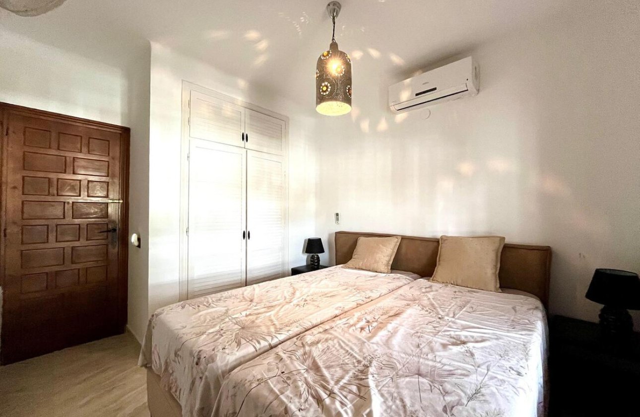 Resale - Villa -
Orihuela - Villamartin