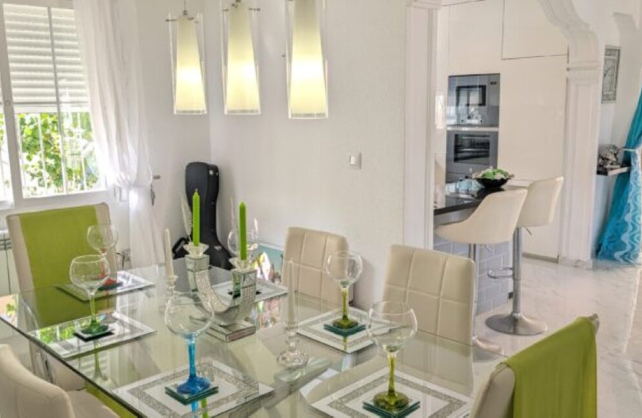 Resale - Villa -
Orihuela - Villamartin