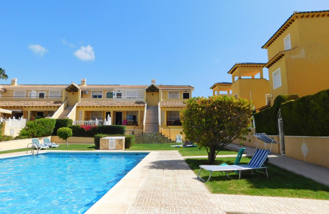 Resale - Villa -
Orihuela - Villamartin