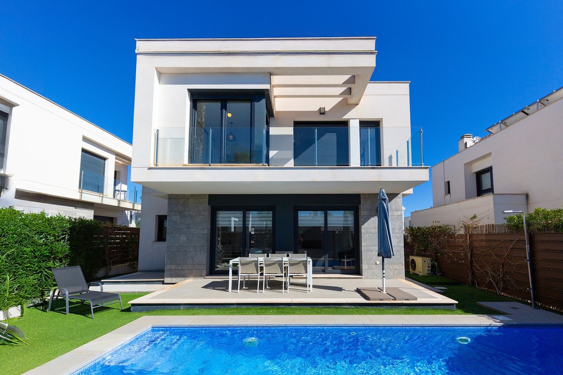 Resale - Villa -
Orihuela - Vistabella Golf