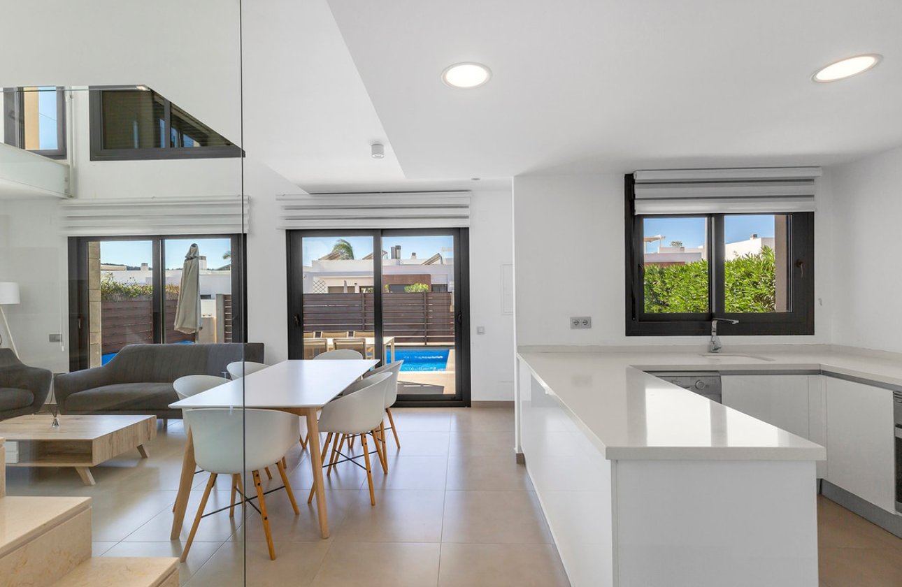 Resale - Villa -
Orihuela - Vistabella Golf