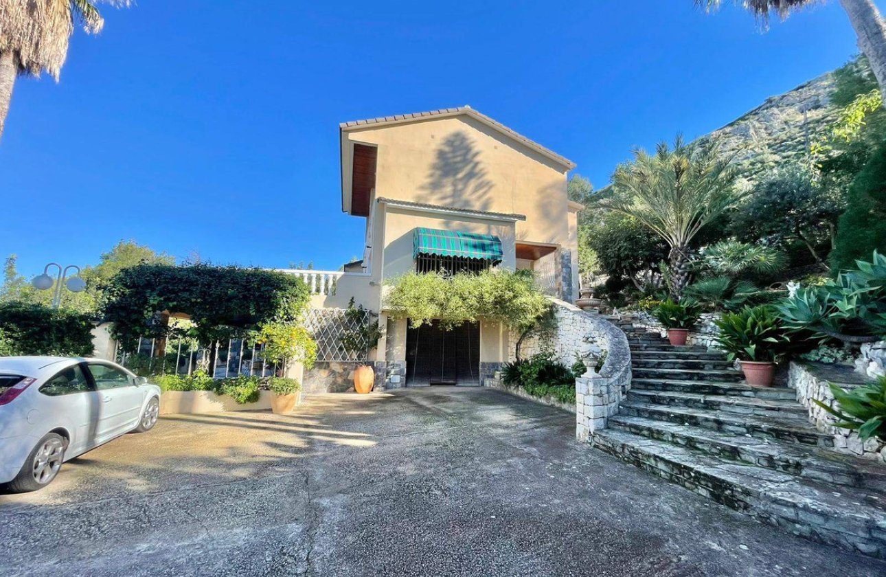 Resale - Villa -
Pedreguer - Pedreguer Centro