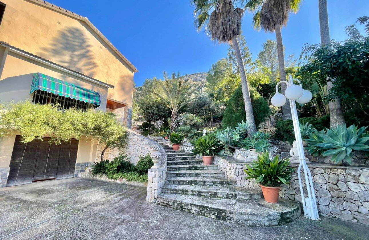 Resale - Villa -
Pedreguer - Pedreguer Centro