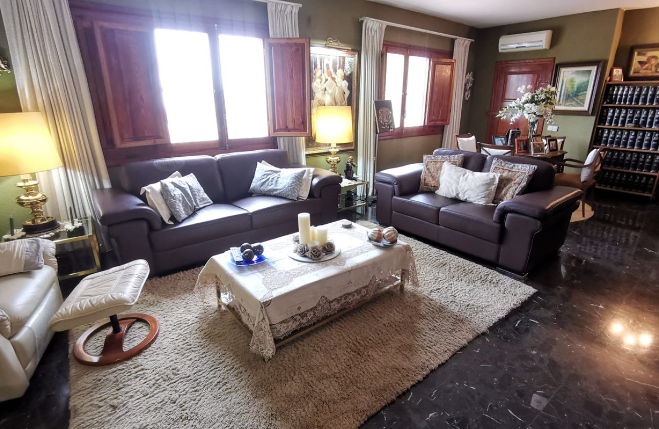 Resale - Villa -
Pedreguer - Pedreguer Centro