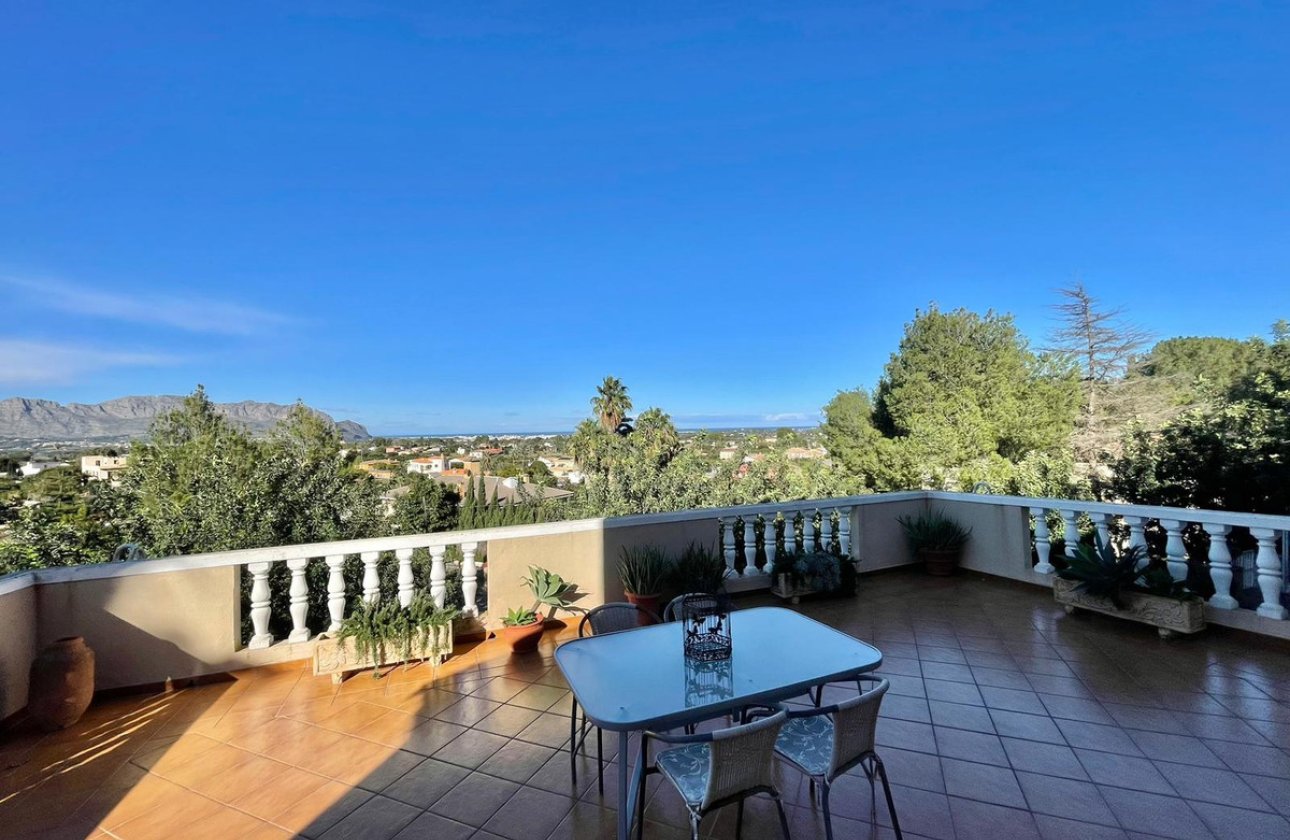 Resale - Villa -
Pedreguer - Pedreguer Centro