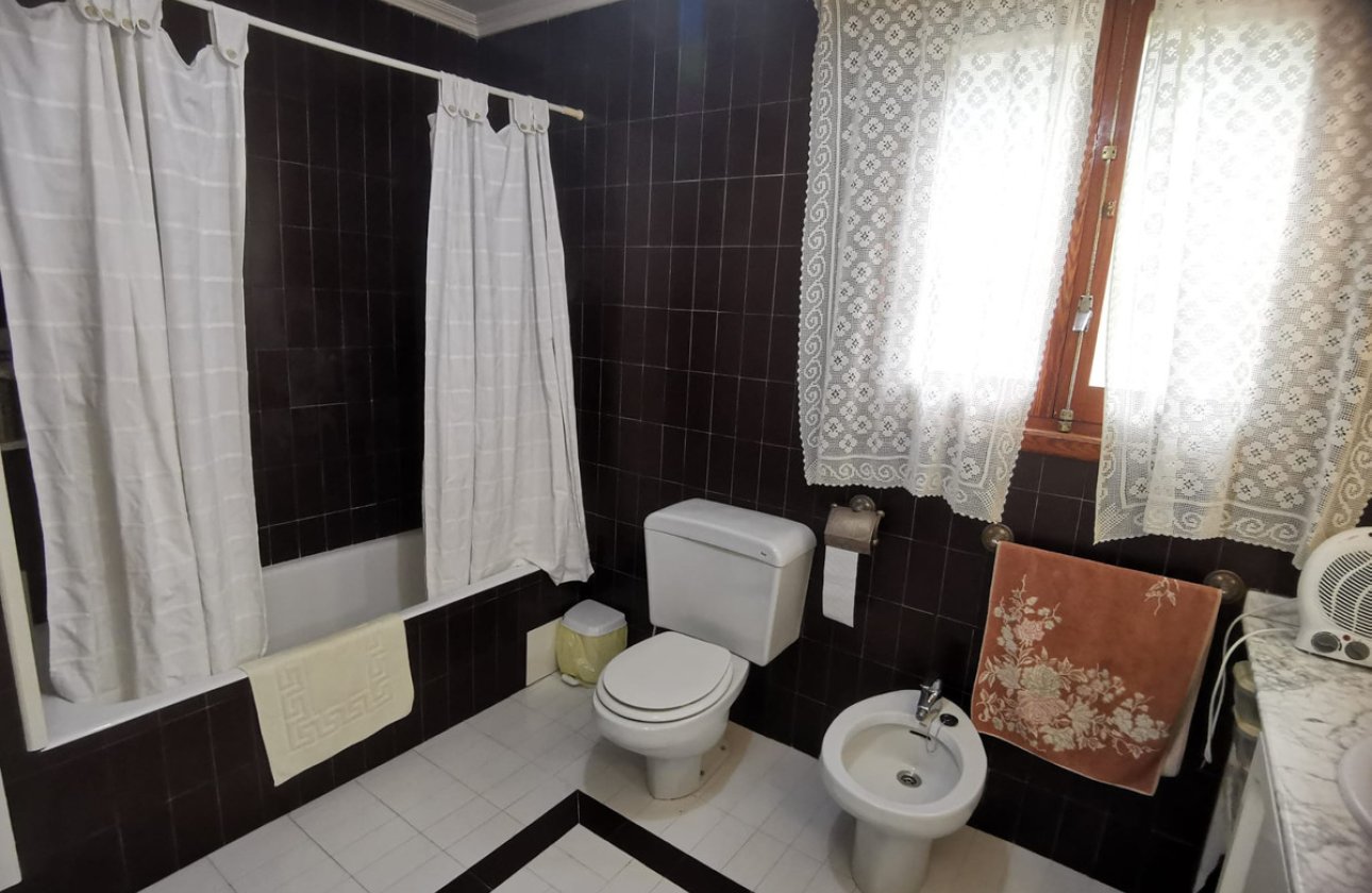 Resale - Villa -
Pedreguer - Pedreguer Centro