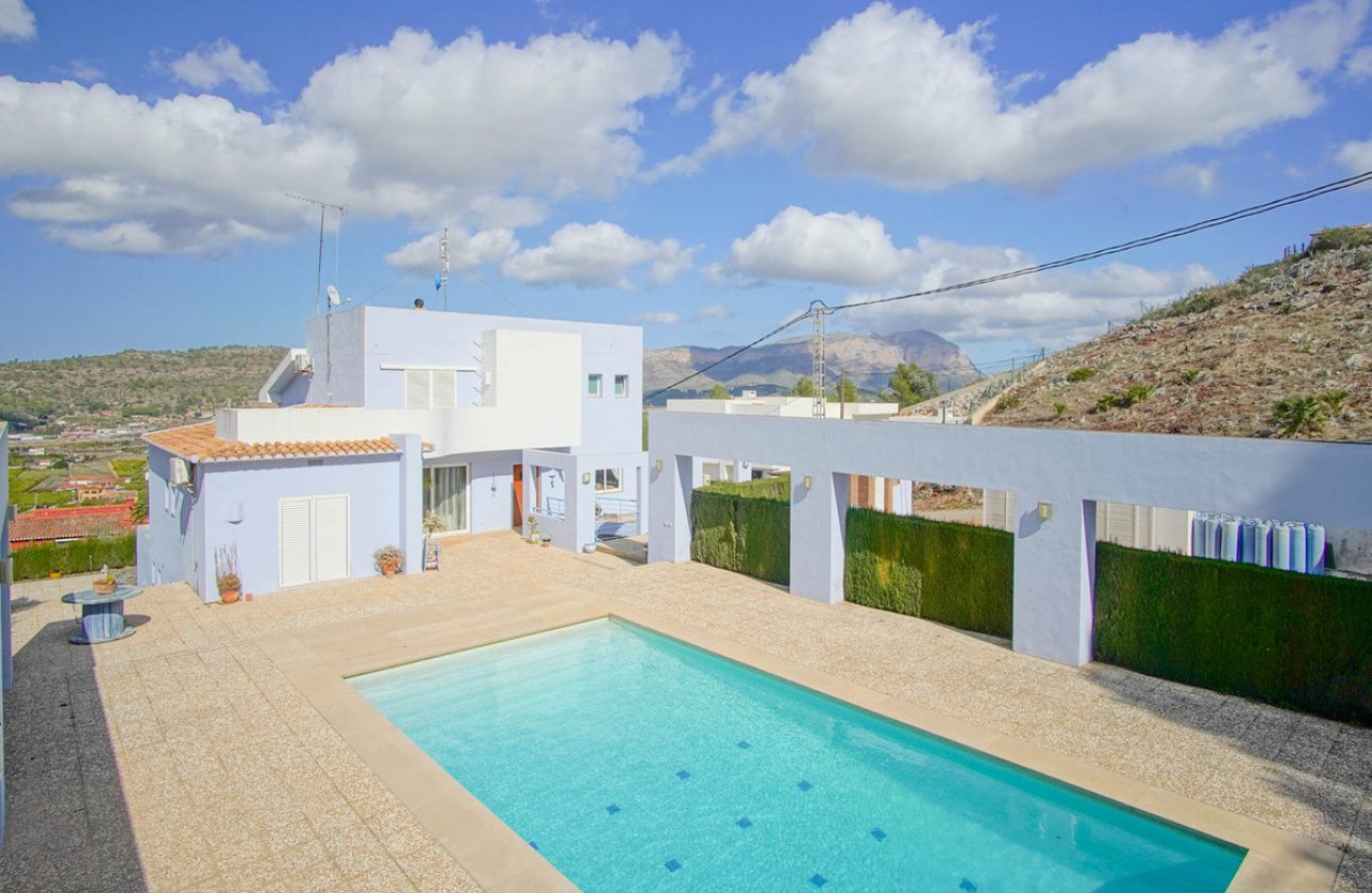 Resale - Villa -
Pedreguer - Pedreguer Centro