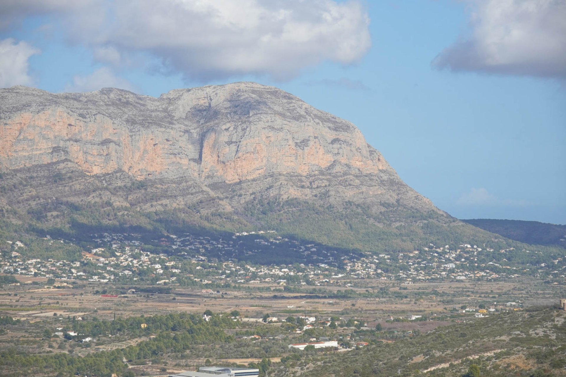 Resale - Villa -
Pedreguer - Pedreguer Centro