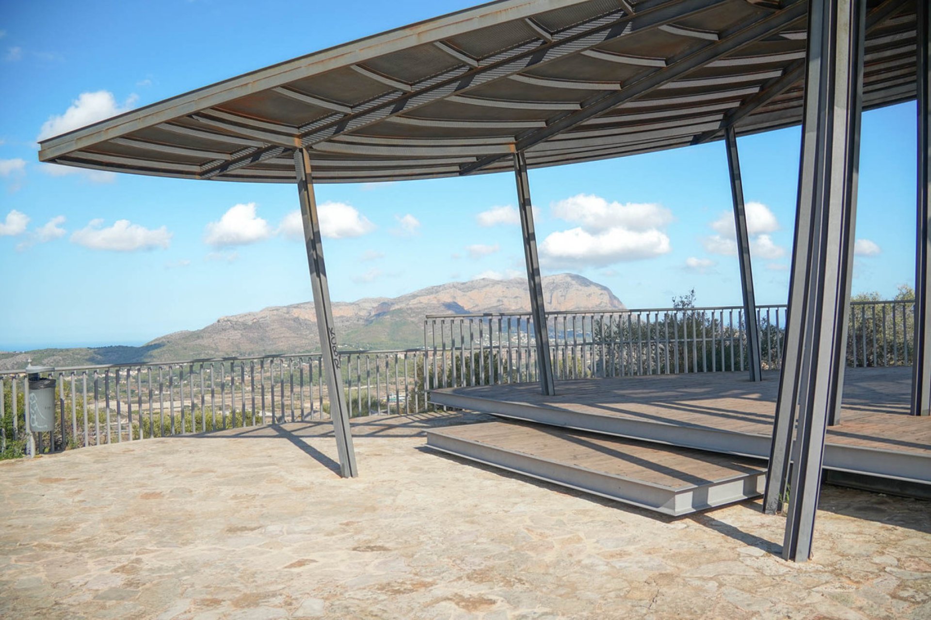 Resale - Villa -
Pedreguer - Pedreguer Centro