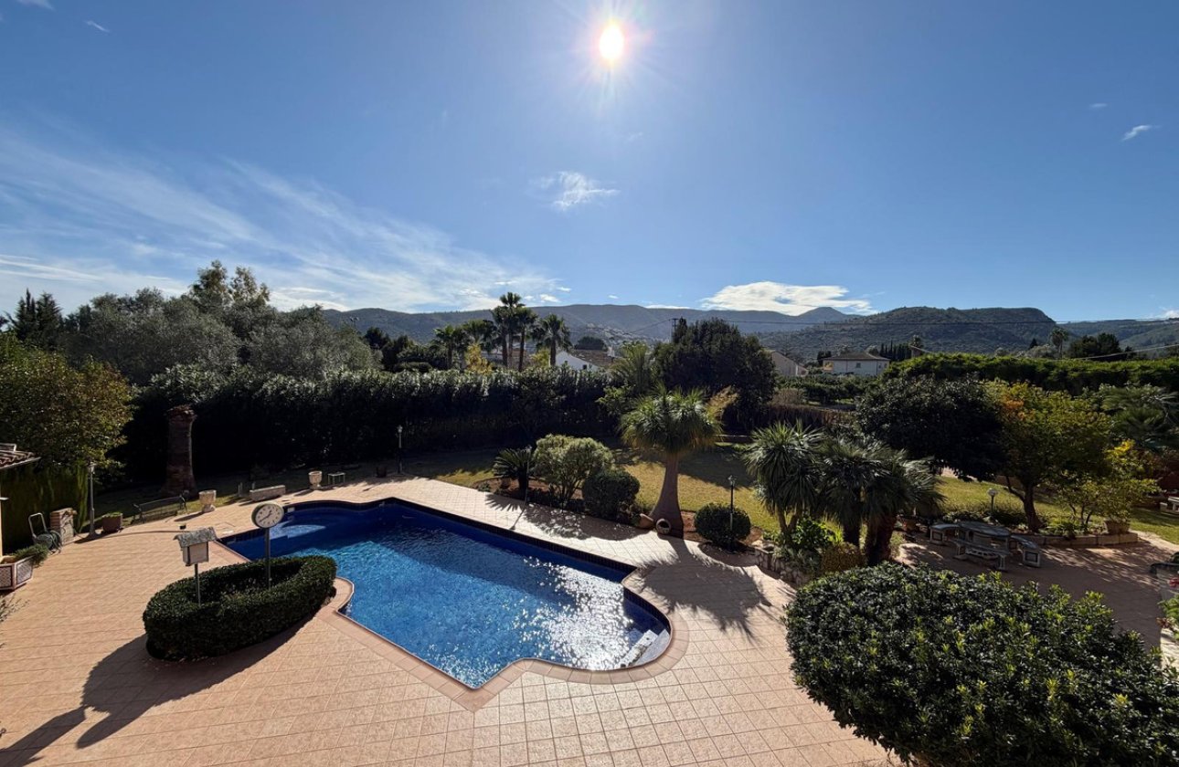 Resale - Villa -
Pedreguer - Pedreguer Centro