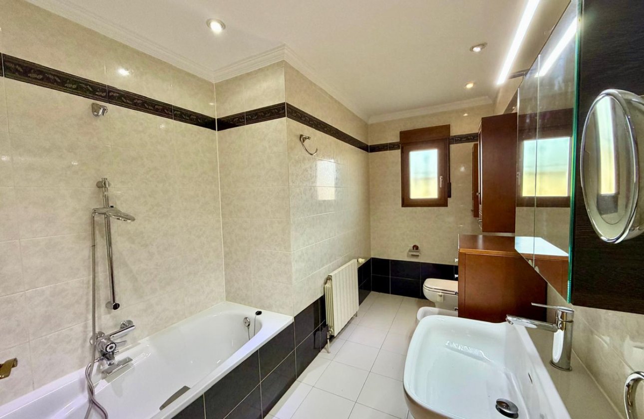 Resale - Villa -
Pedreguer - Pedreguer Centro