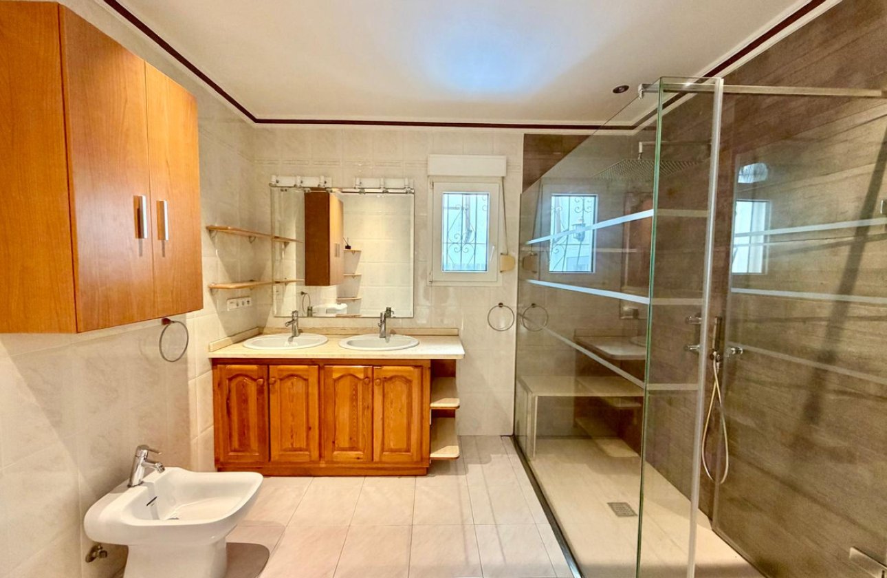 Resale - Villa -
Pedreguer - Pedreguer Centro