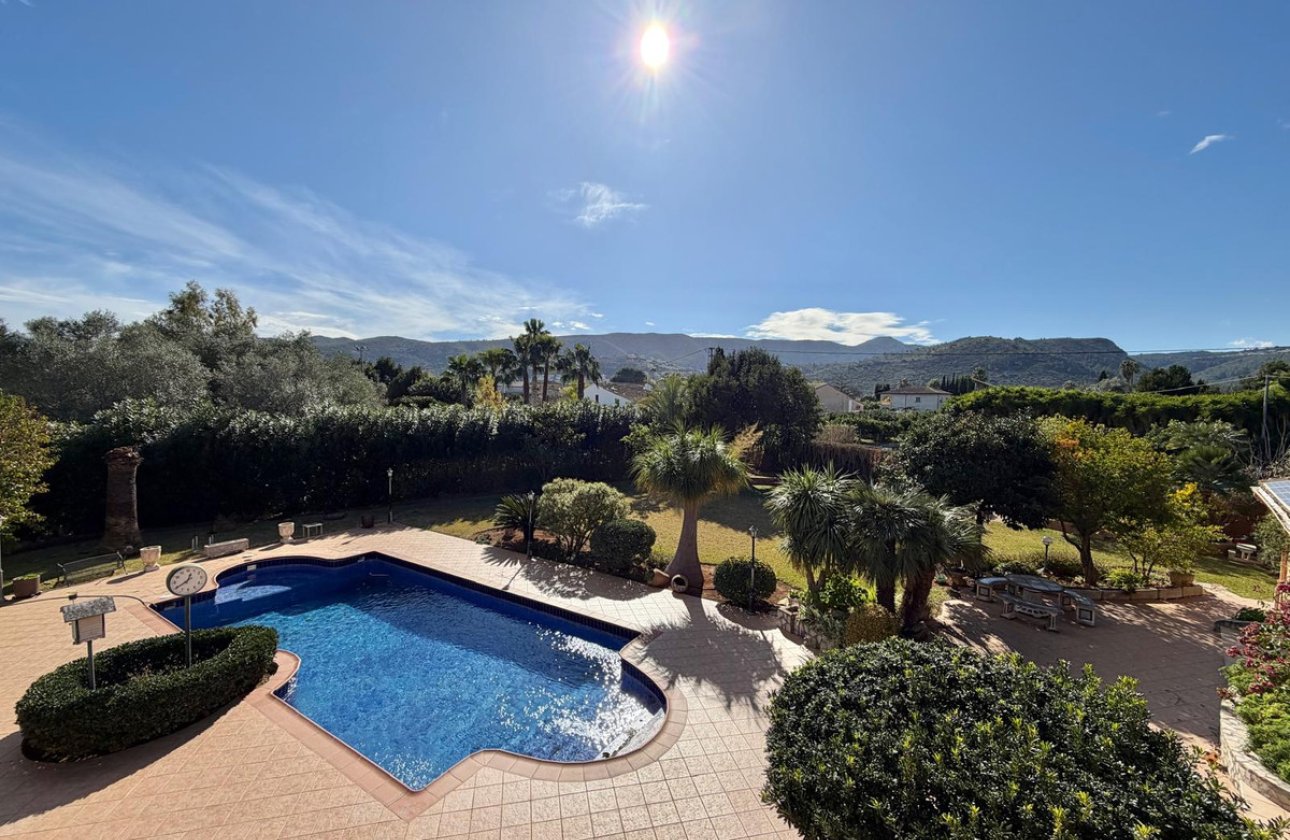 Resale - Villa -
Pedreguer - Pedreguer Centro