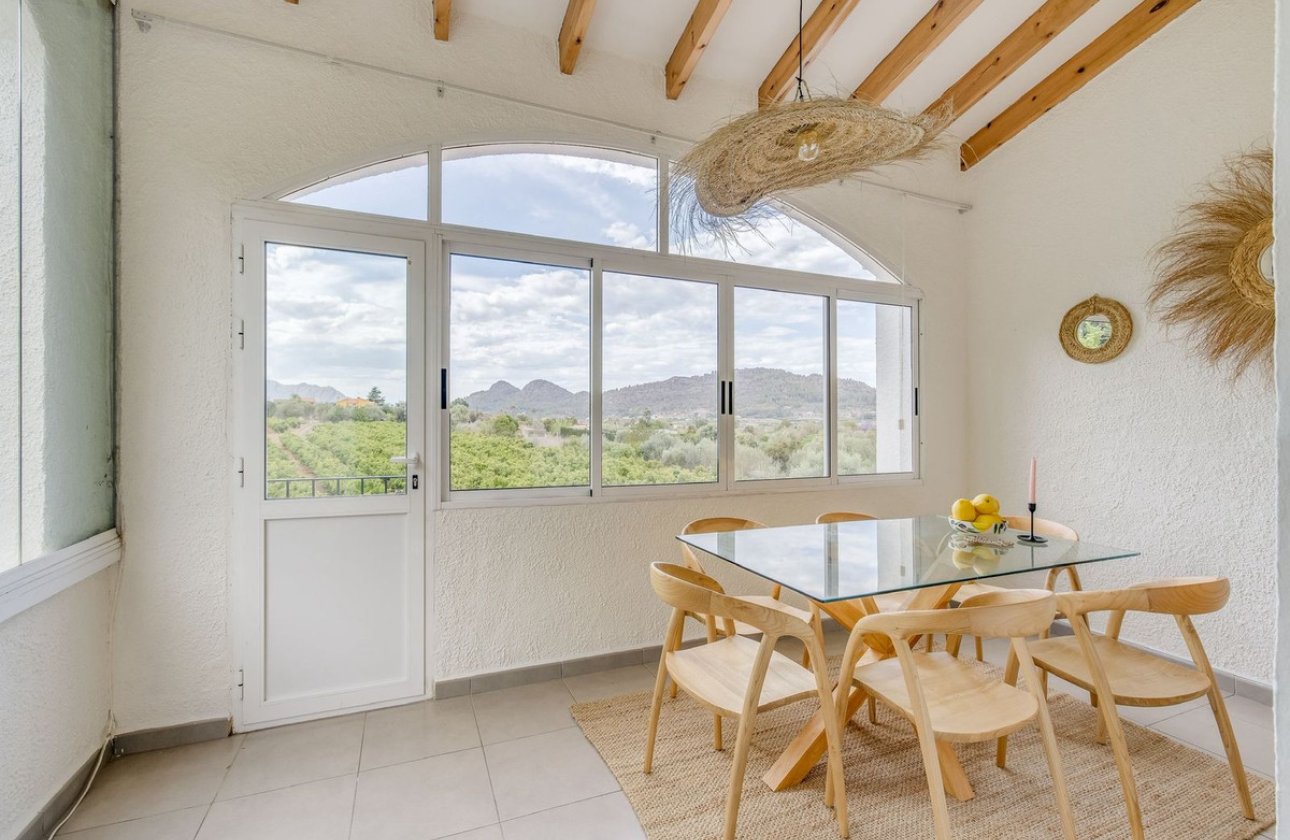 Resale - Villa -
Pedreguer - Pedreguer Centro