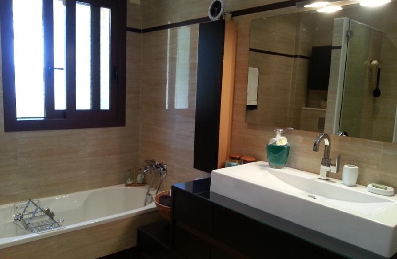 Resale - Villa -
Pedreguer - Pedreguer Centro