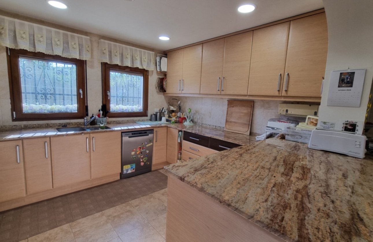 Resale - Villa -
Pedreguer - Pedreguer Centro