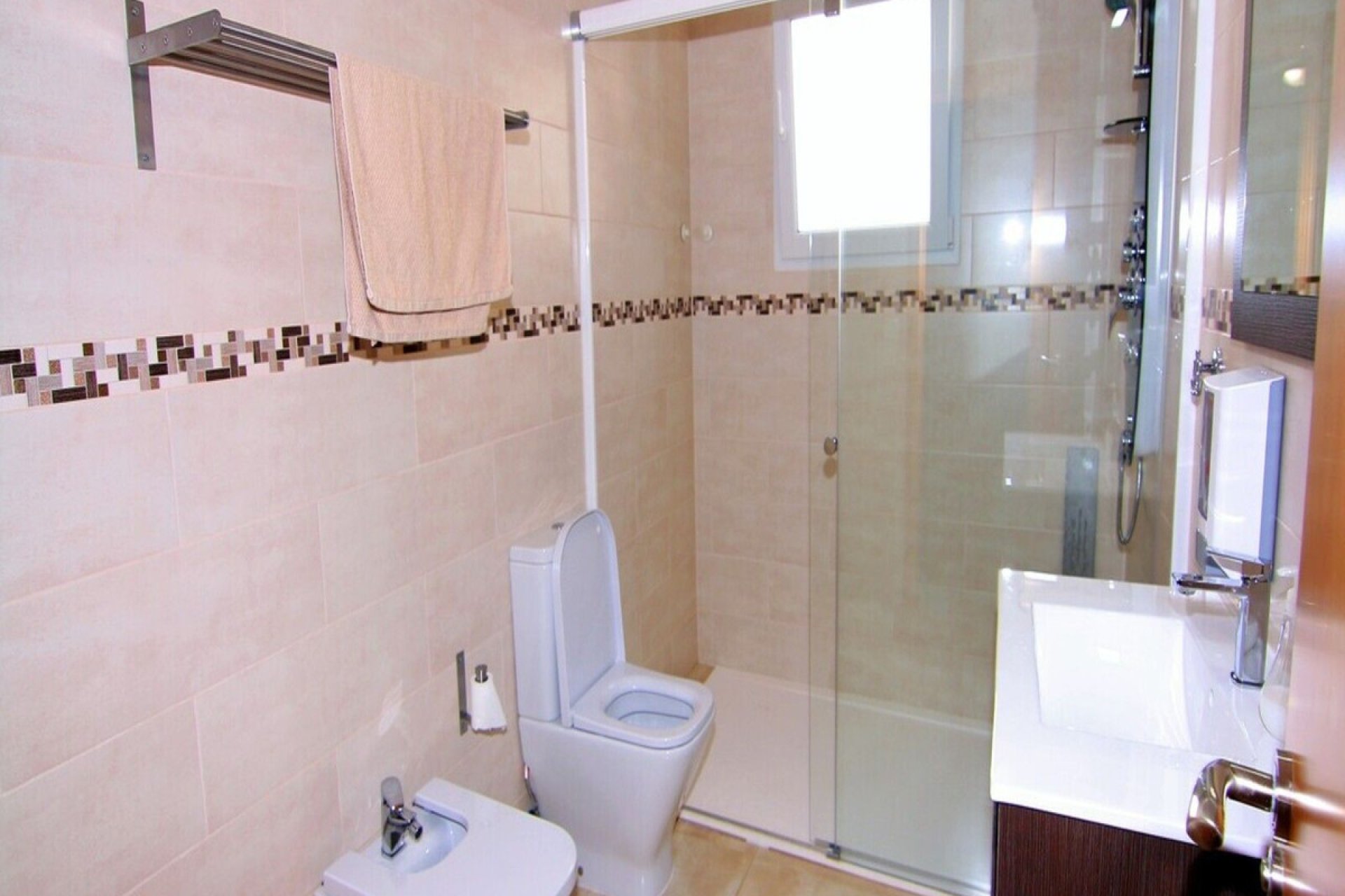 Resale - Villa -
Pedreguer - Pedreguer Centro