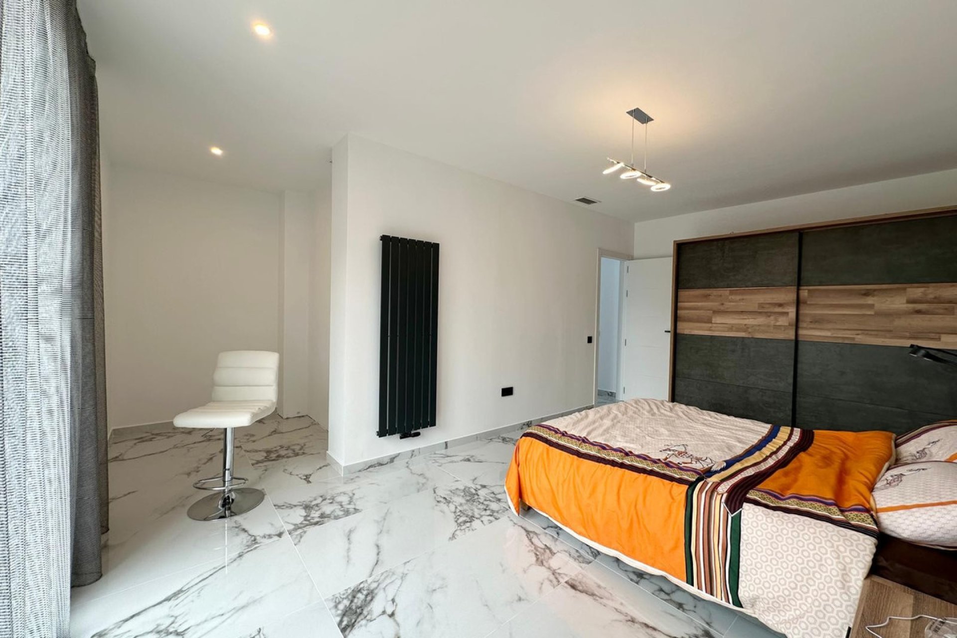 Resale - Villa -
Petrel - Petrer