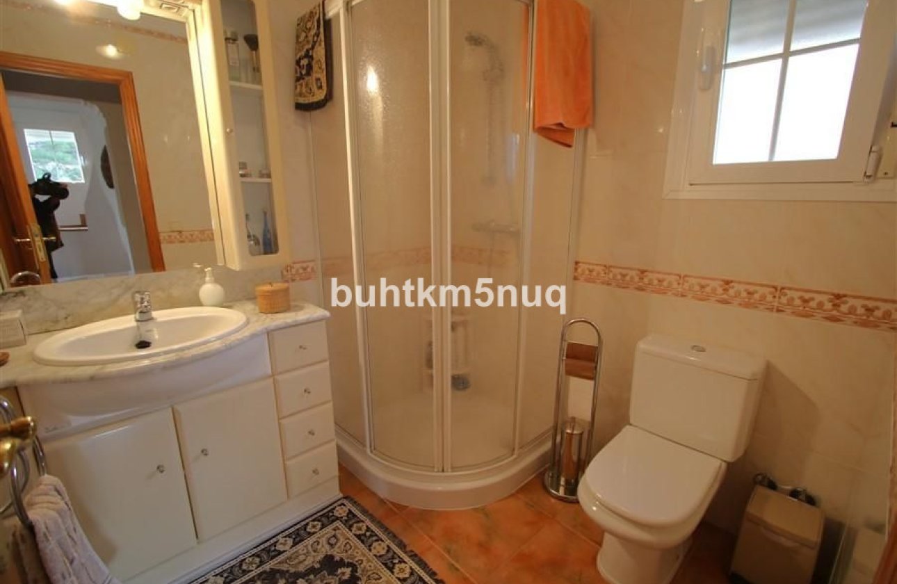 Resale - Villa -
Pinoso - Los Pinos