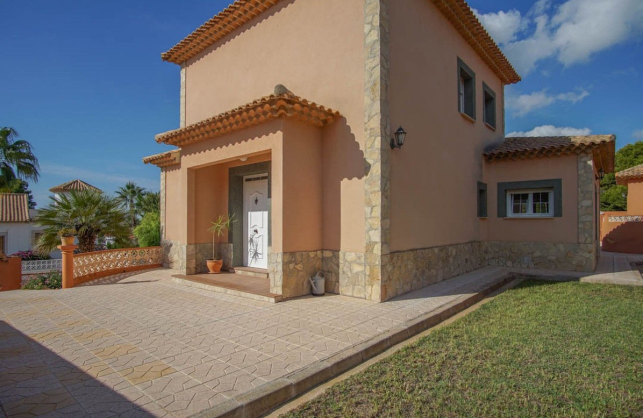 Resale - Villa -
Pinoso - Los Pinos