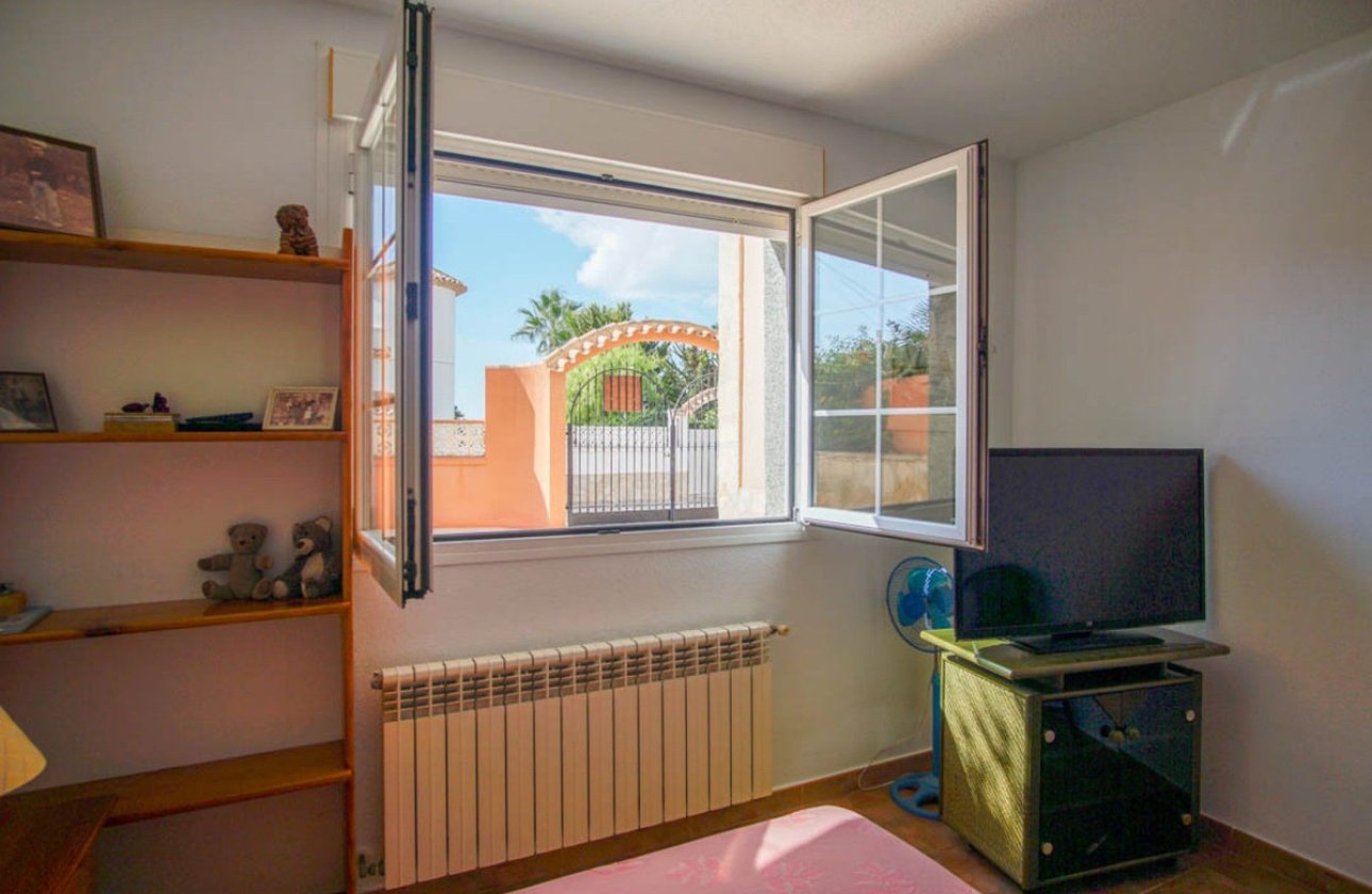 Resale - Villa -
Pinoso - Los Pinos