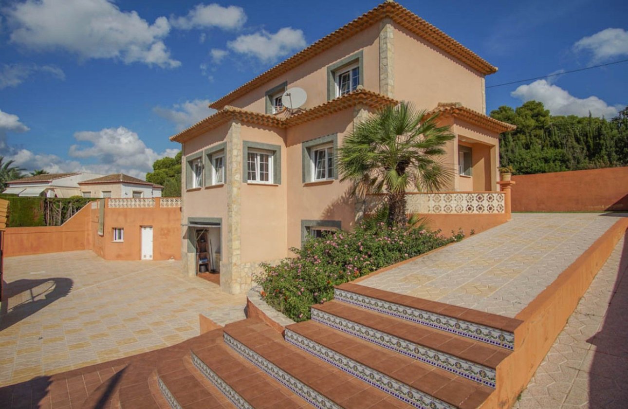 Resale - Villa -
Pinoso - Los Pinos