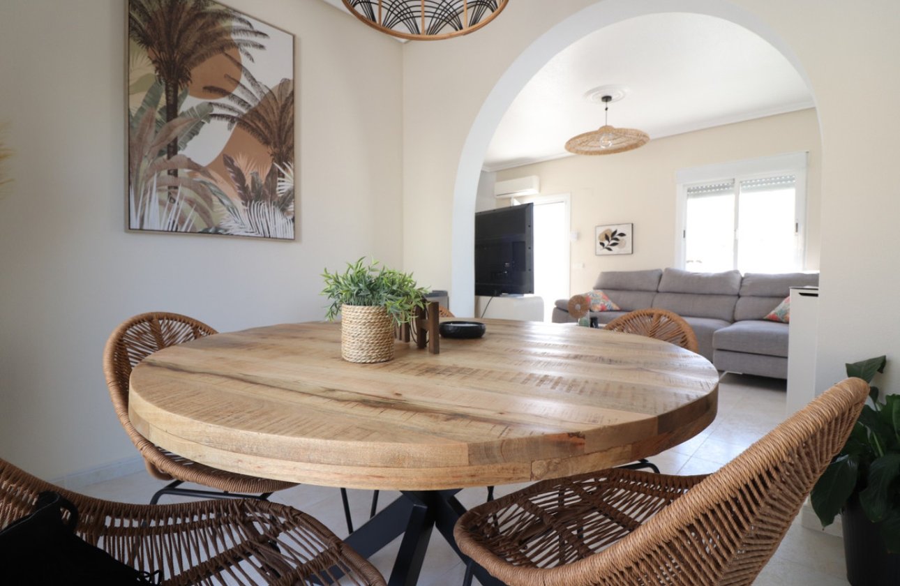 Resale - Villa -
Rojales - Benimar