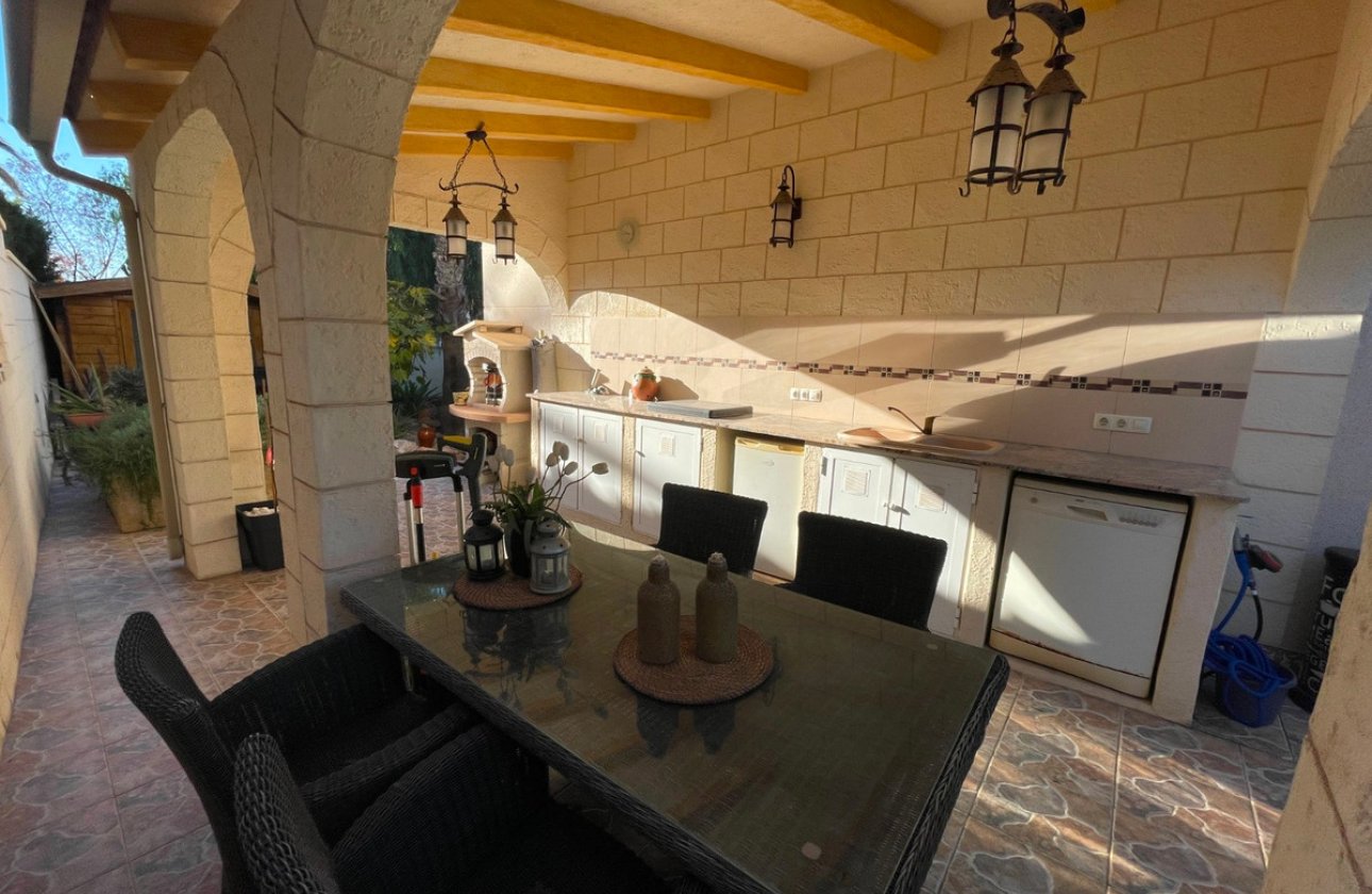 Resale - Villa -
Rojales - Benimar