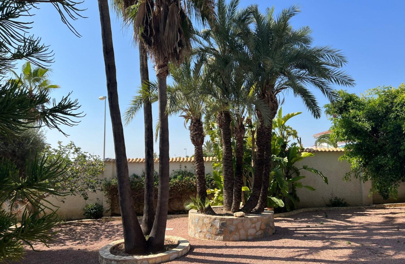 Resale - Villa -
Rojales - Ciudad Quesada