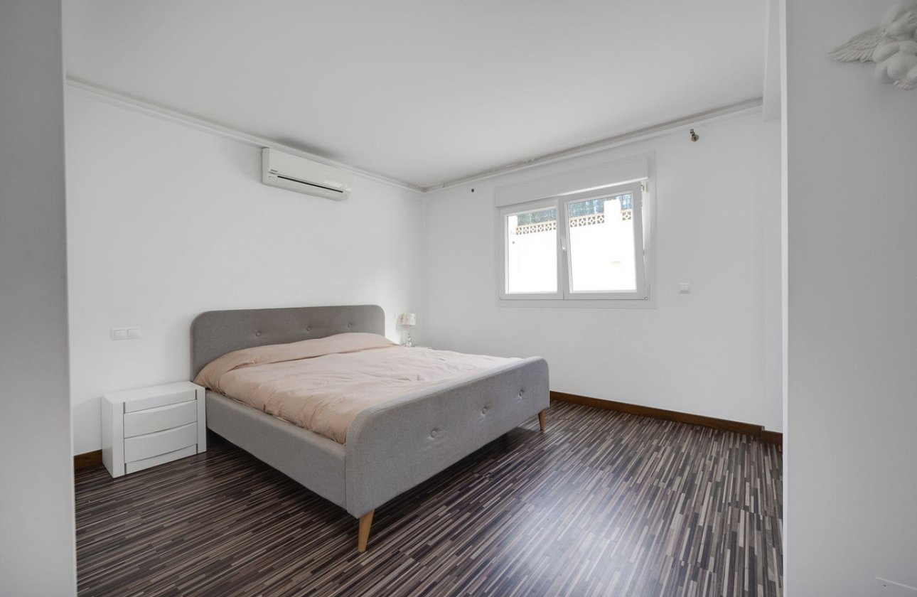 Resale - Villa -
Rojales - Ciudad Quesada