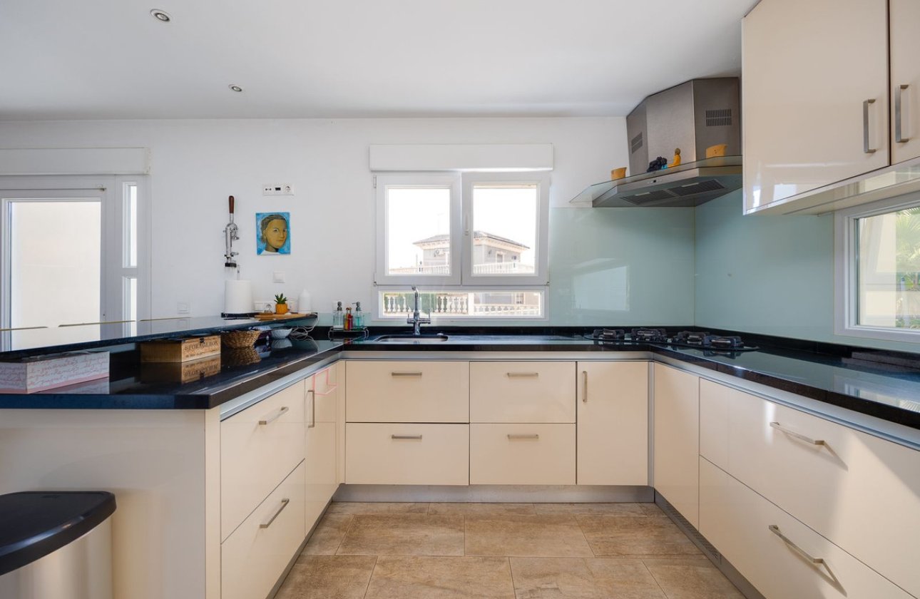 Resale - Villa -
Rojales - Ciudad Quesada