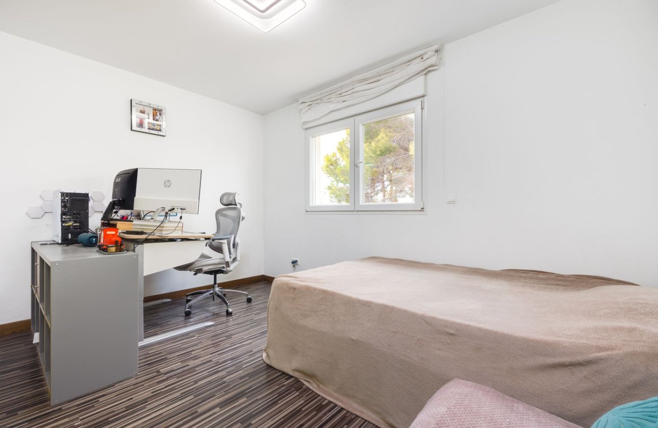 Resale - Villa -
Rojales - Ciudad Quesada