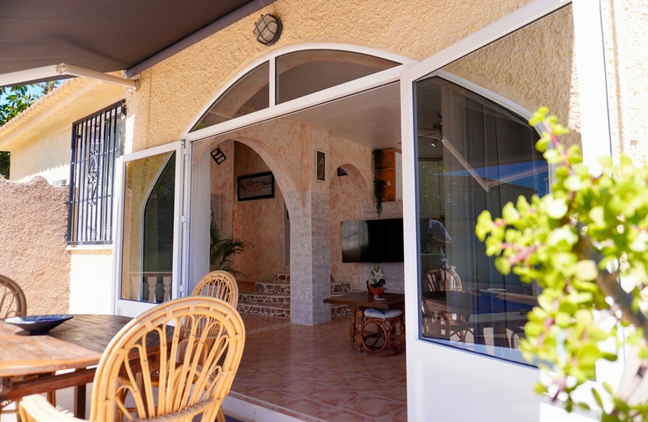 Resale - Villa -
Rojales - Ciudad Quesada