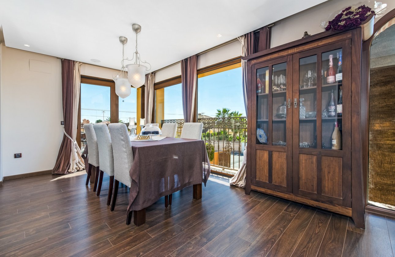 Resale - Villa -
Rojales - Ciudad Quesada