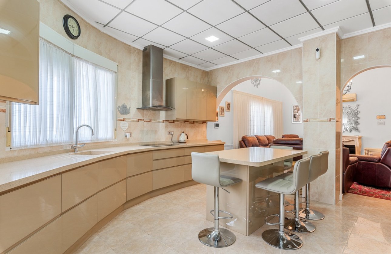 Resale - Villa -
Rojales - Ciudad Quesada