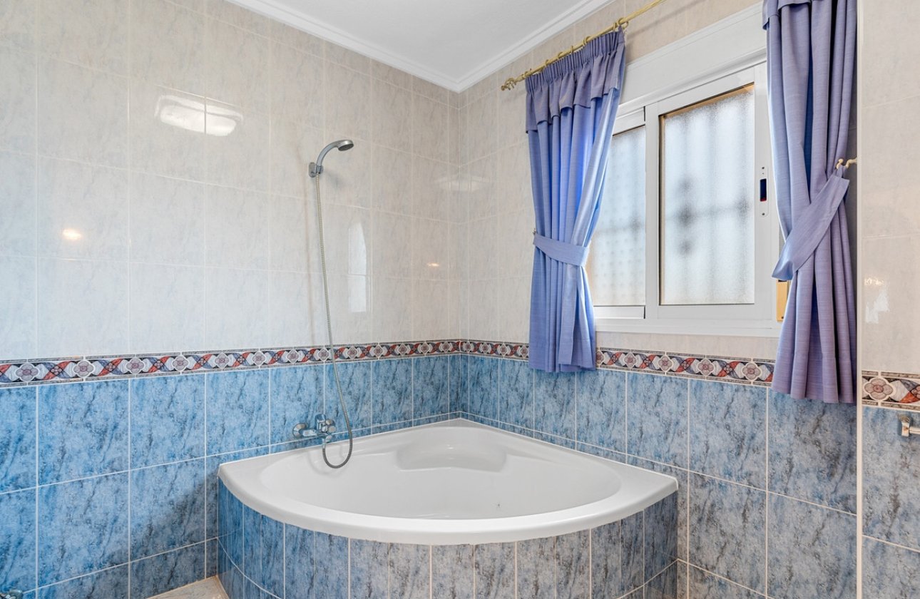 Resale - Villa -
Rojales - Ciudad Quesada