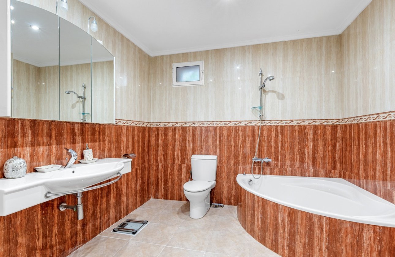 Resale - Villa -
Rojales - Ciudad Quesada