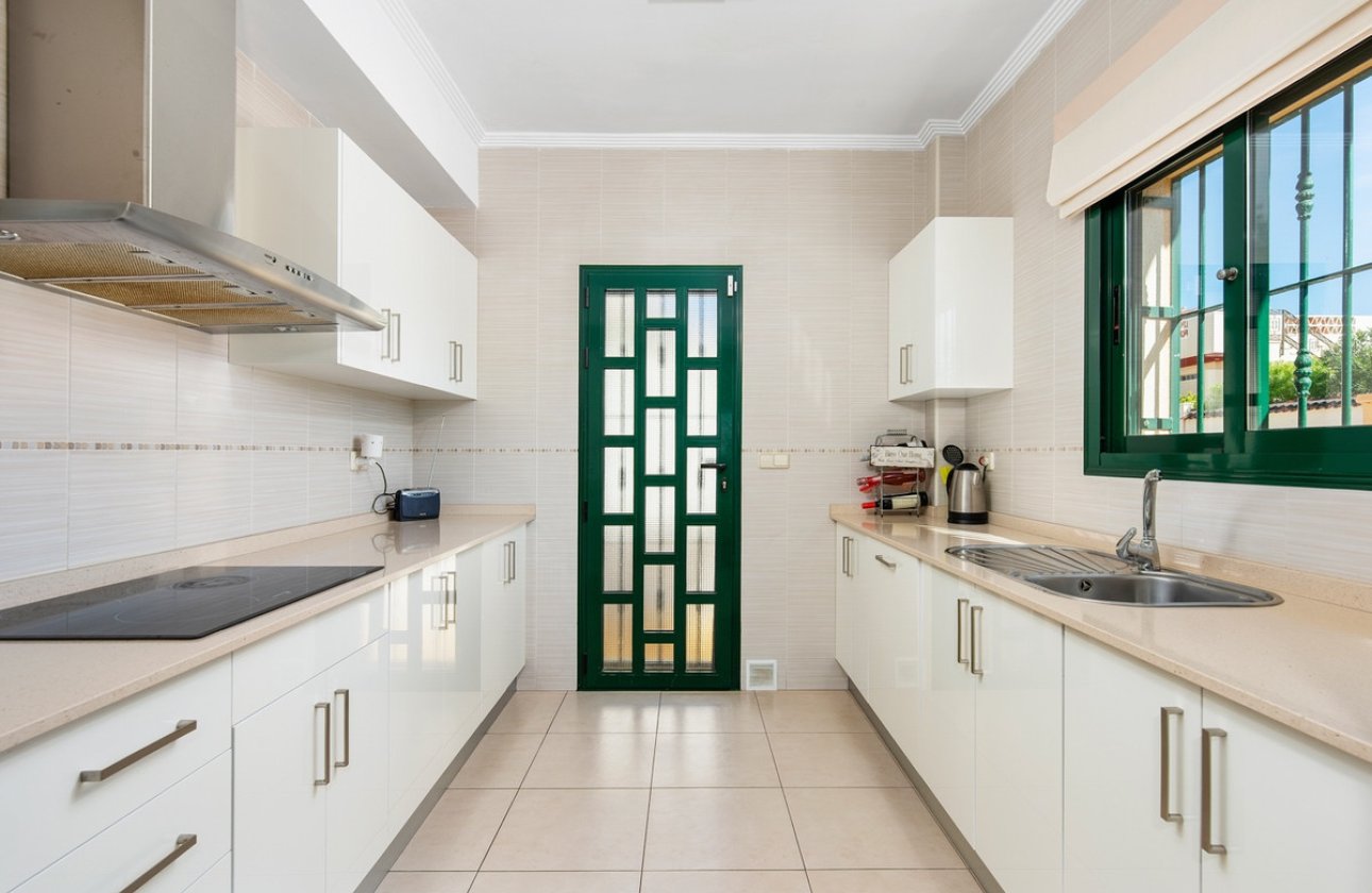 Resale - Villa -
Rojales - Ciudad Quesada