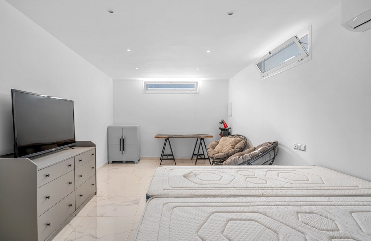 Resale - Villa -
Rojales - Ciudad Quesada